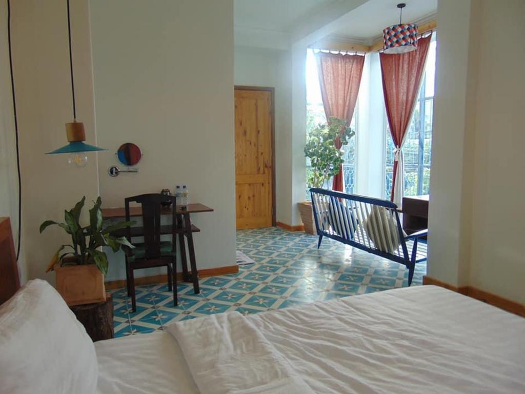 Khách sạn De Condor