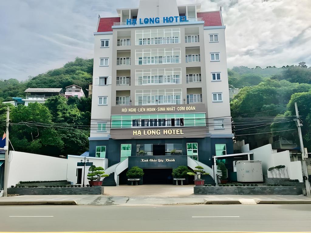 Khách sạn Hạ Long