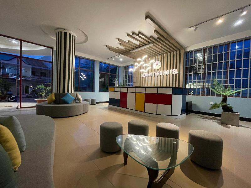 Khách sạn Seventeen