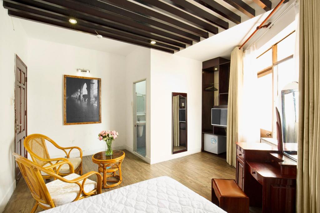 Khách sạn Tuấn Vinh