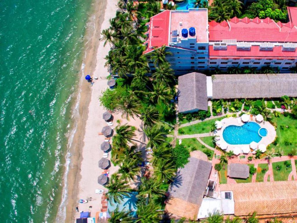 Khu nghỉ dưỡng bãi biển Sun and Sands