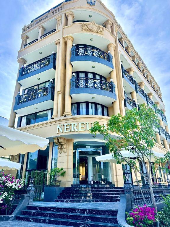 Nereus Hotel