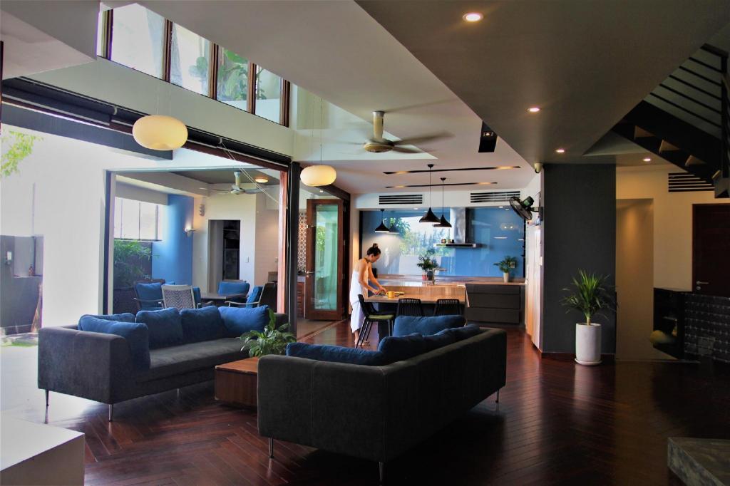 Luxury Big Villa with pool in Center nearbeach 5BR