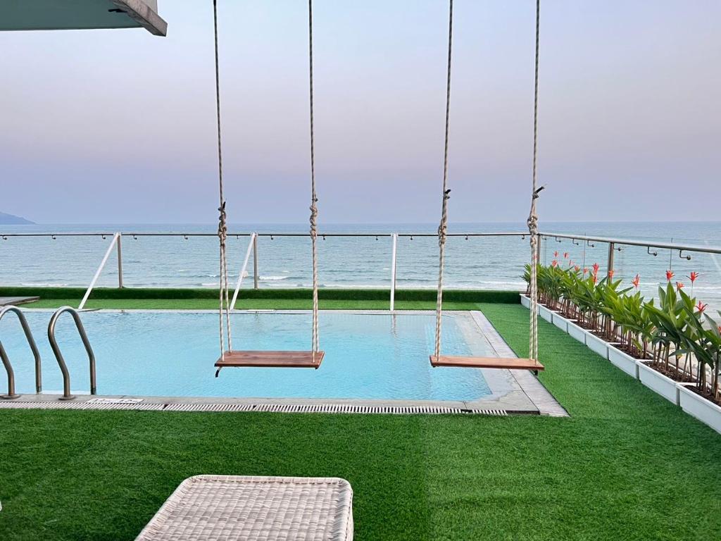 Beach front Pool Villa Đà Nẵng_7bedrooms