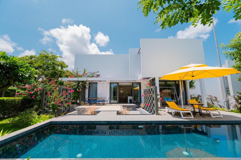 Biệt thự 450 m² 4 phòng ngủ, 4 phòng tắm riêng ở Biển Long Hải