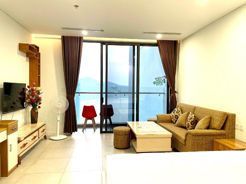 Luxury apartment sea view 28 floor Scenia Bay