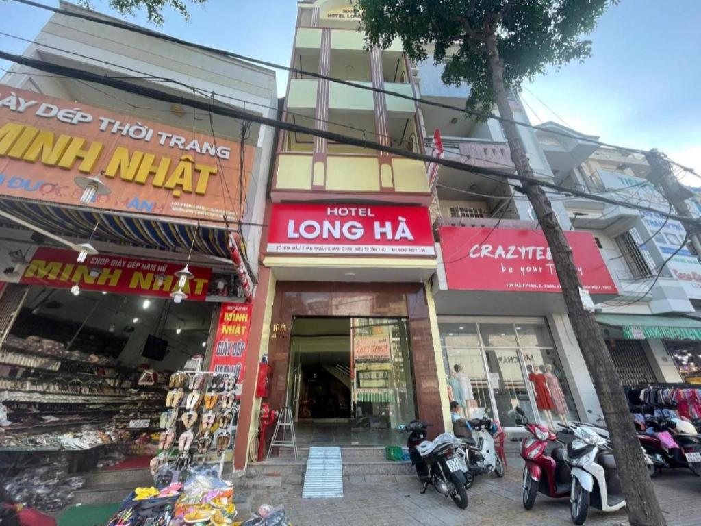 Long Hà Hotel