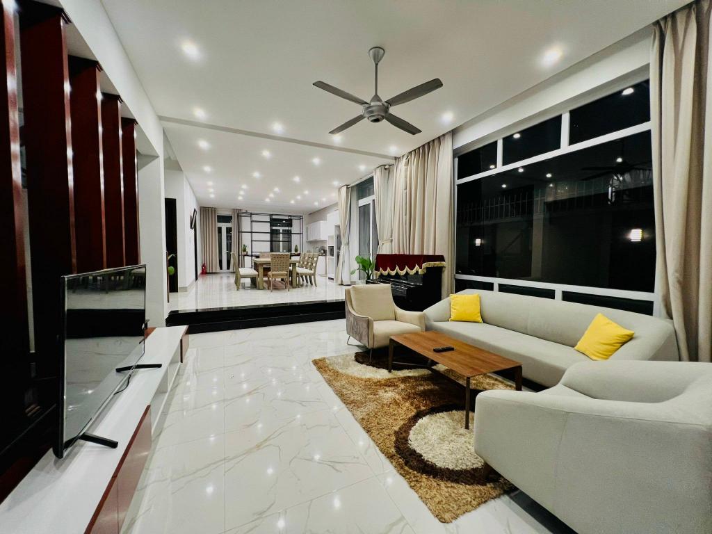 Light House with Sea View 5*BR Near Beach