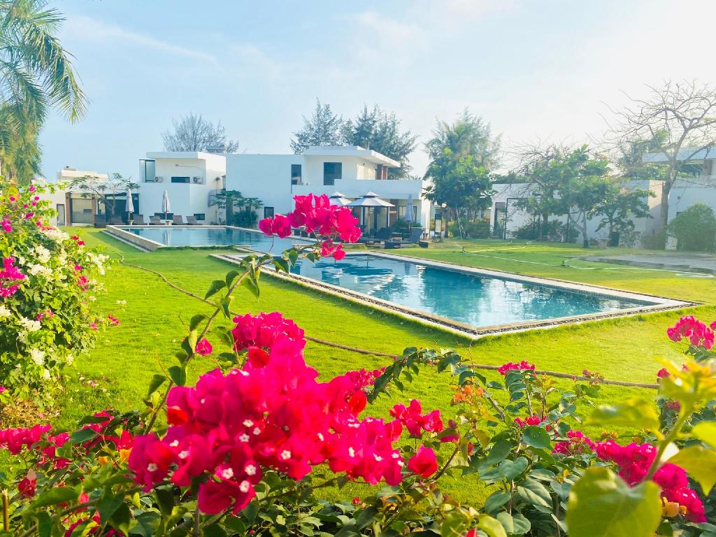 Saint Simeon Resort Villa Owner