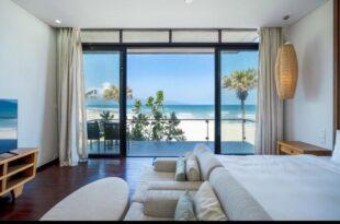 3BR Beachfront pool Villa Hzatt Da Nang- free pick up airport