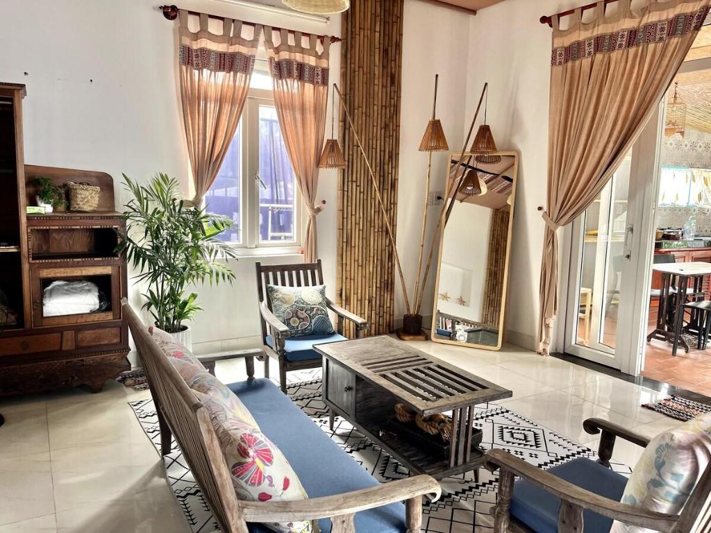 Bamboo Garden House by Hoa