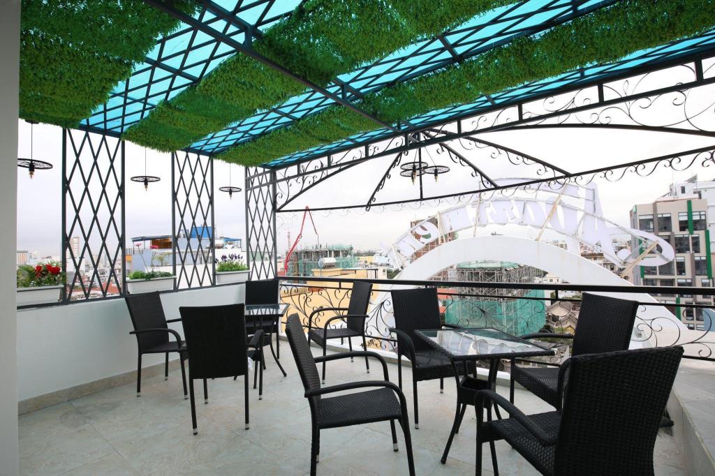 BeachSide Apartment & Hotel