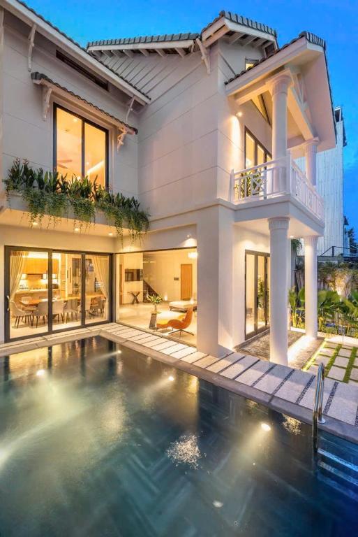 Biet Thu Pearlly My Khe beach Da Nang by JT group