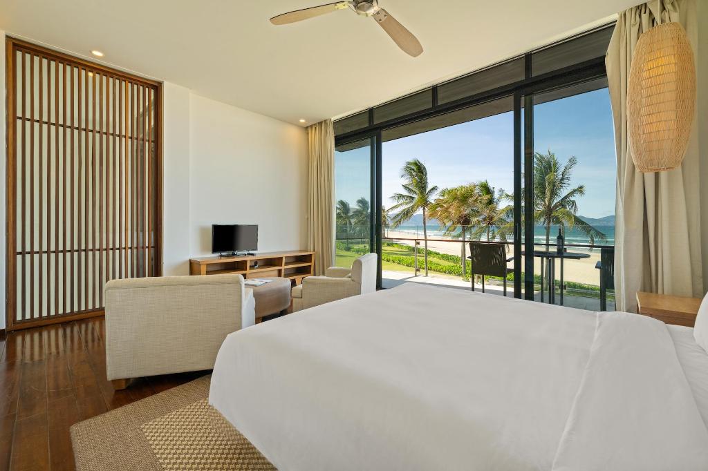 Beachfont Villas 3BR Hyaatt Da Nang