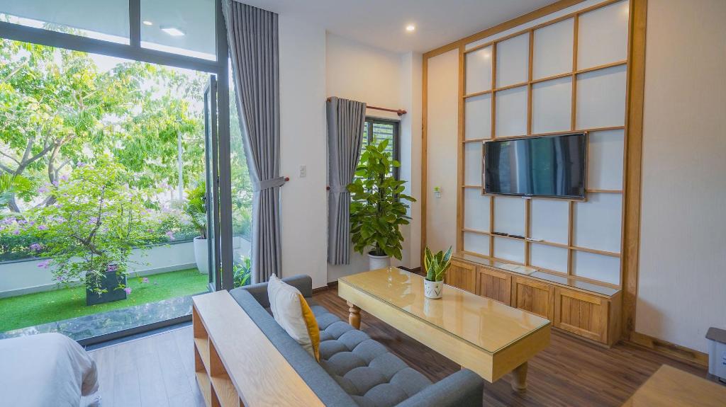 Suit with Balcony overlooking the Han river