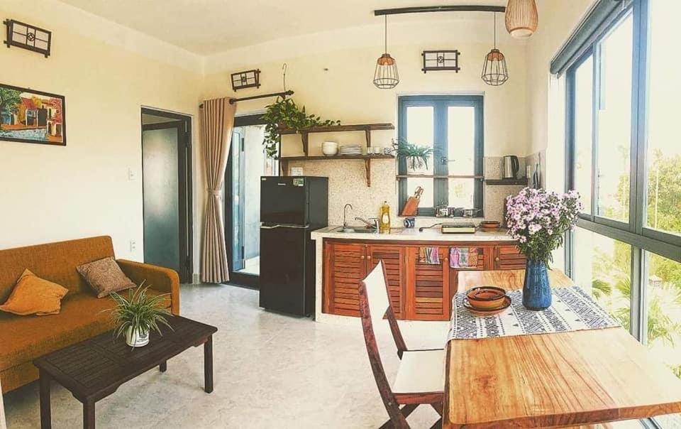 De Mai’s apartment