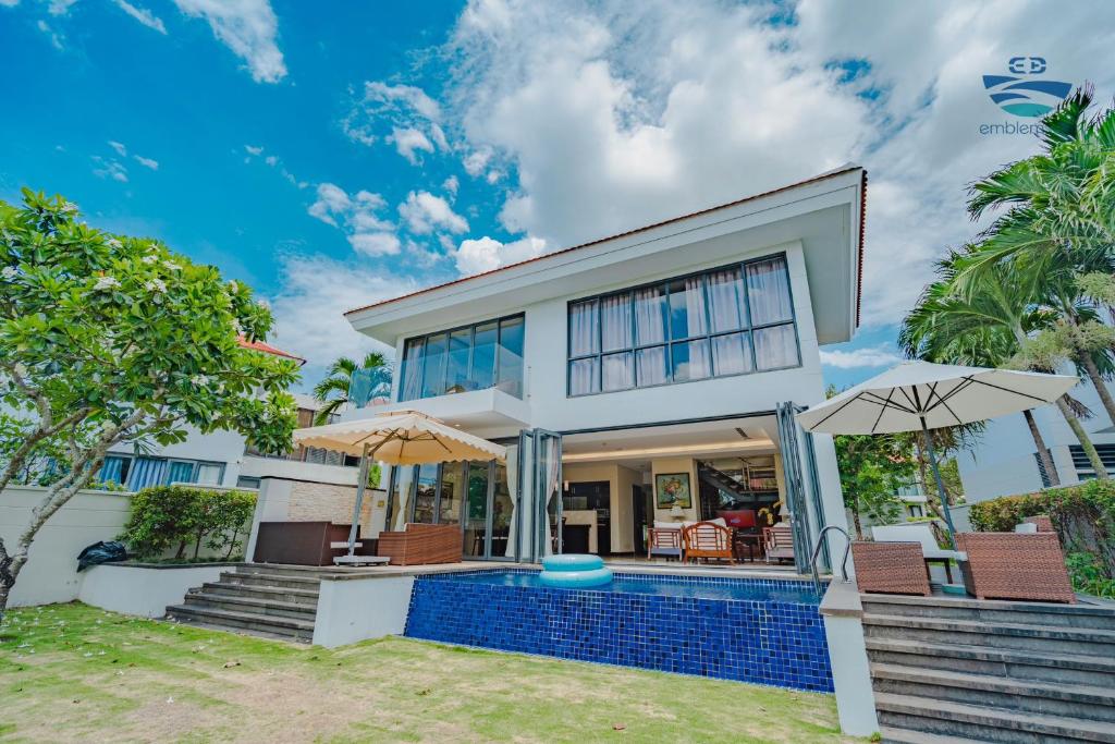 Emblem Sea 3 bedroom villas