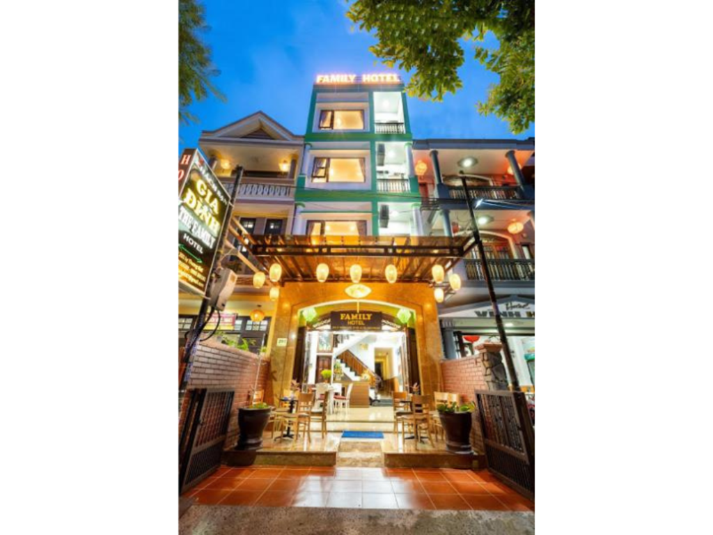 Khách sạn Family