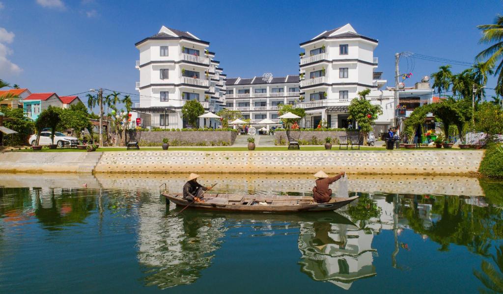 Khách sạn Gem Riverside Hội An
