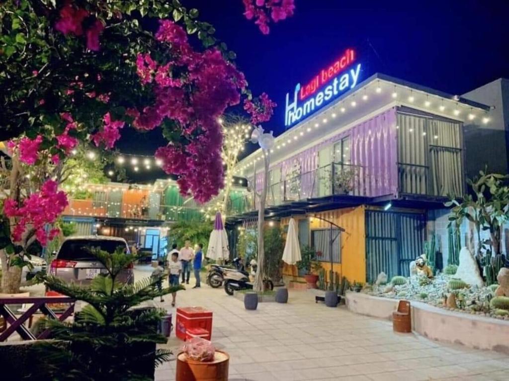 H-HOMESTAY CONTAINER LAGI BEACH