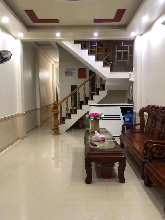 Holly’s Hostel Ha Giang B&B