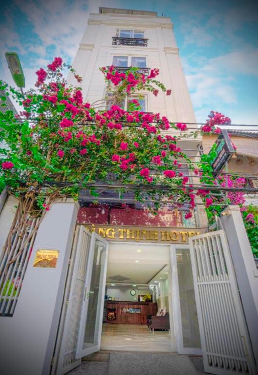 Khách sạn Hoàng Thịnh