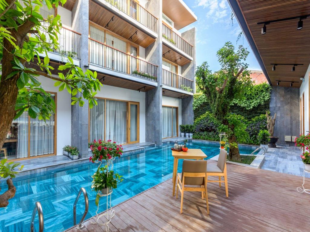 Khách sạn Tam House Villa phòng hướng hồ bơi