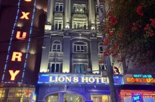 LION 8 Hotel