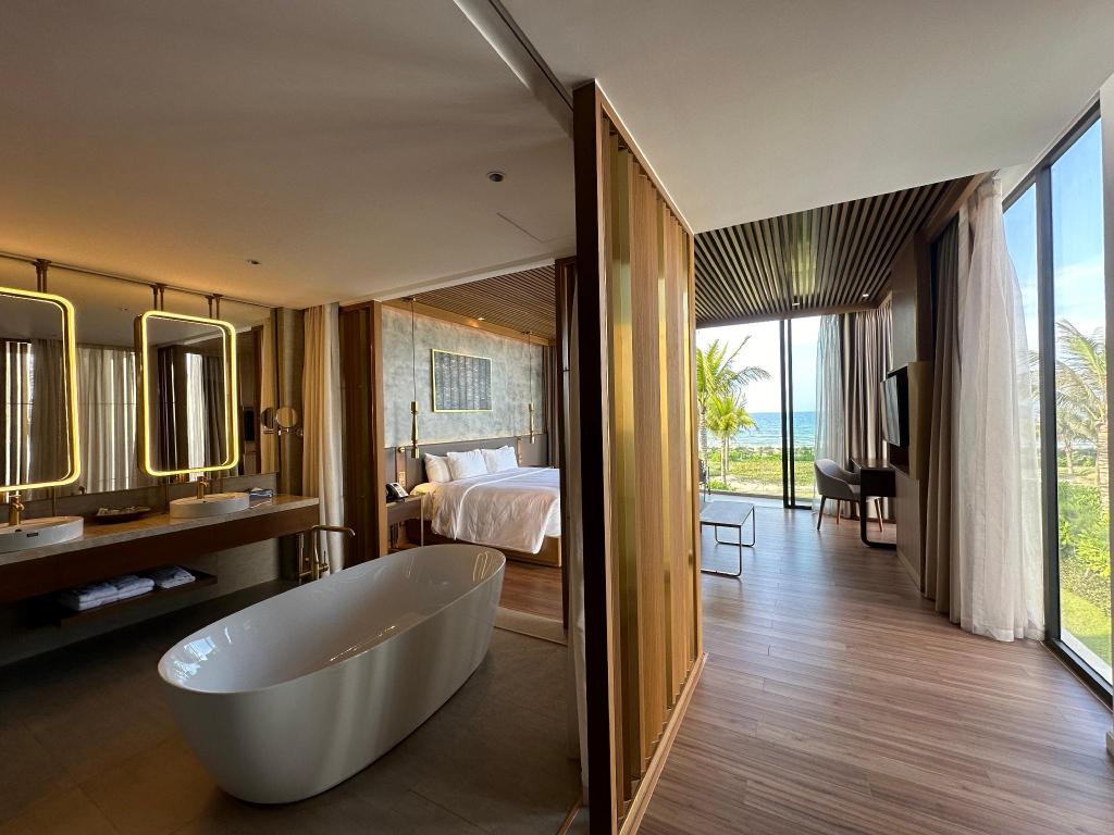 Biệt thự Legasea Beachfront Hội An