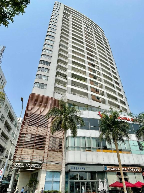 Luxury Center Riverside Apartment