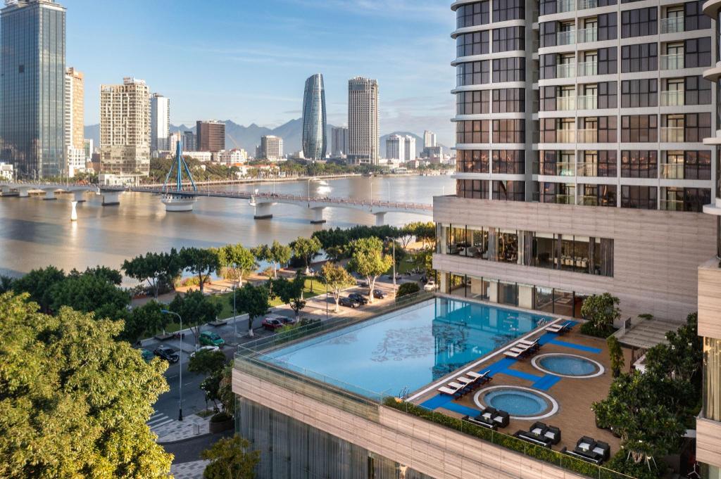 Melia Vinpearl Riverfront Đà Nẵng
