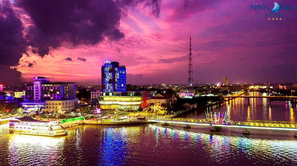 Ninh Kieu Riverside Hotel