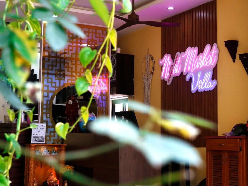 PHỐ CHỢ ĐÊM Villa