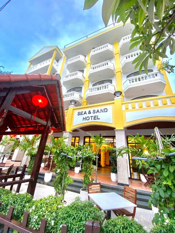 SEA AND SAND HOI AN HOTEL