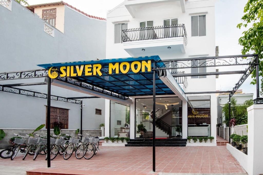 Silver Moon Villa