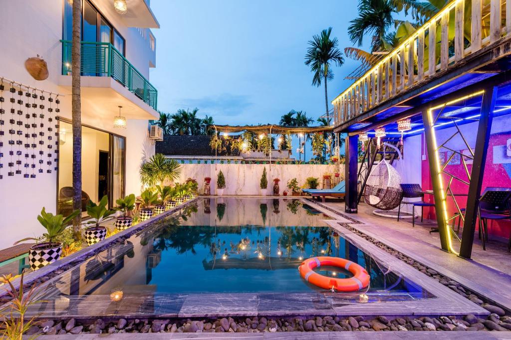 Sunny Riverside Homestay