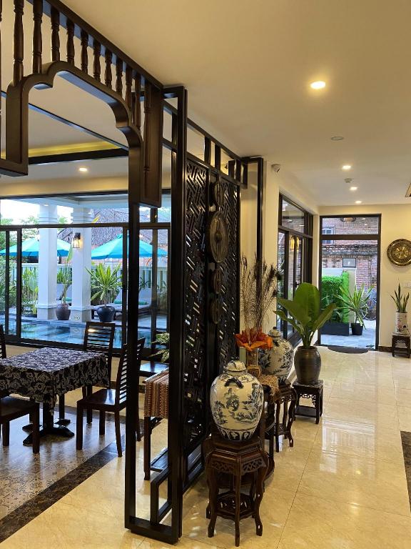 Biệt thự ven sông Quin