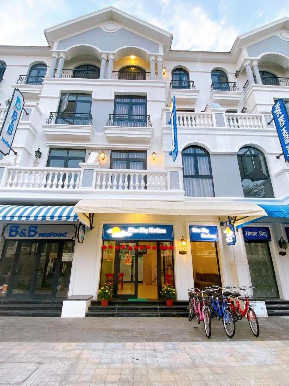 Blue Sky Horizon Hotel