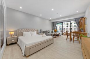 De’ Lora GoldCoast Apartment