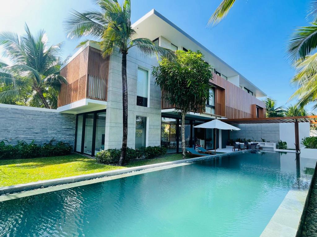 Fullhouse Phu Quoc – 4BR Sailing Villa