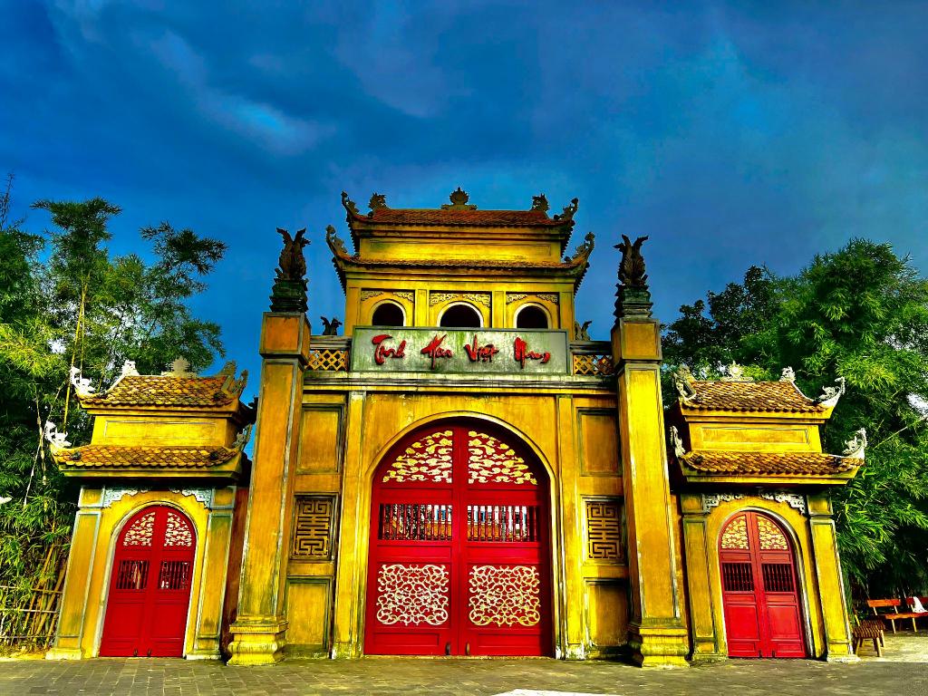 Heaven Hotel & Bistro