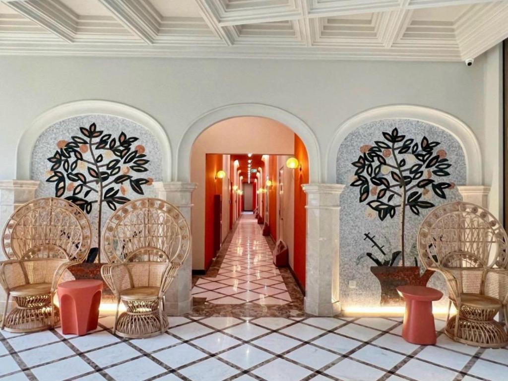 Luxury Studio Hillside Apartment