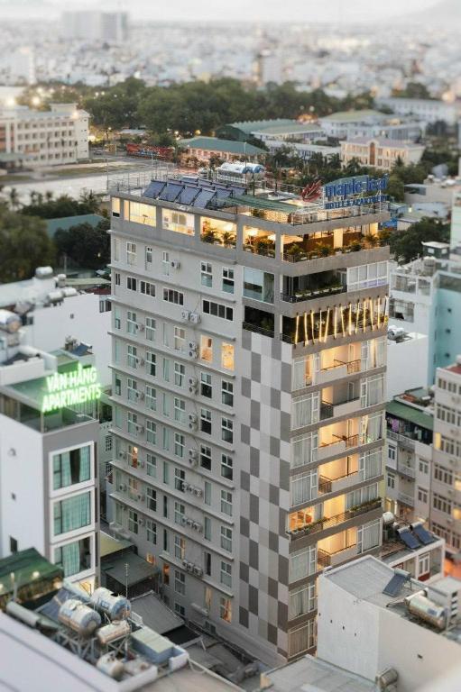 Maple Leaf Hotel & Apartment