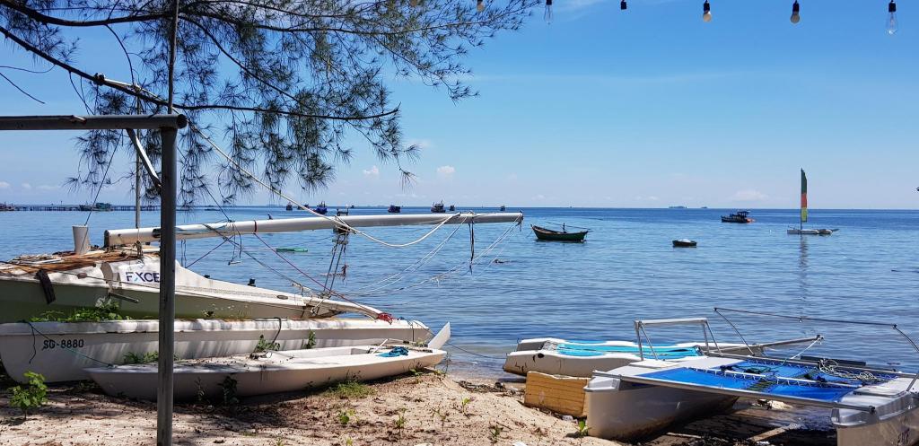 Old Sailor’s Sunrise Beach Front House