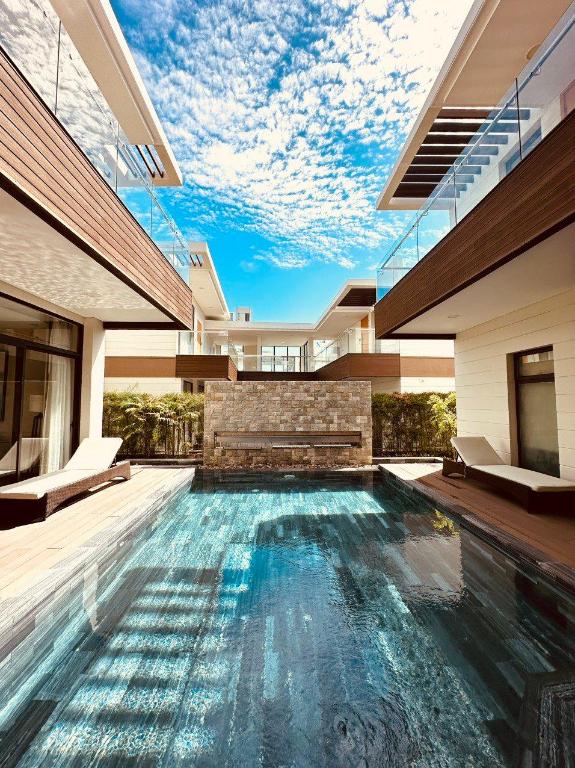 Phoenix Villa Cam Ranh