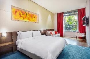 Resorts World Sentosa – Festive Hotel