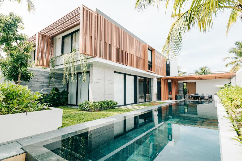 Sailing Club Villa by Joy Villa