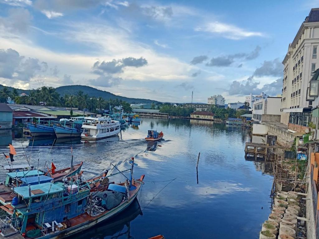 Song Hotel PQ – by BAY LUXURY