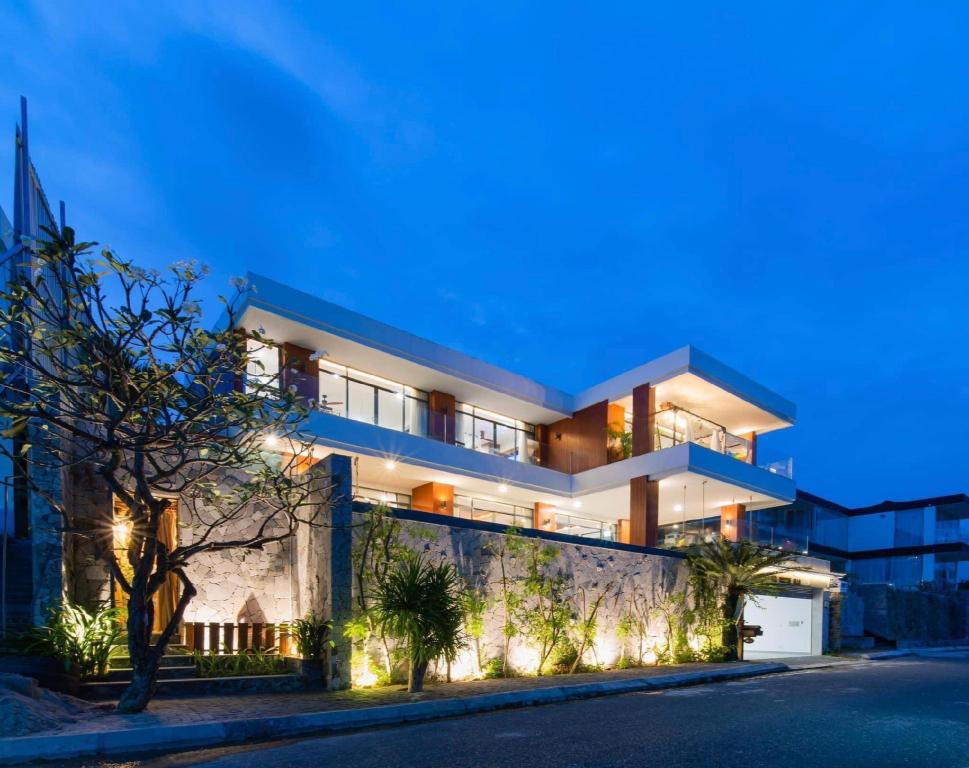 Sunshine Beachfront Villa