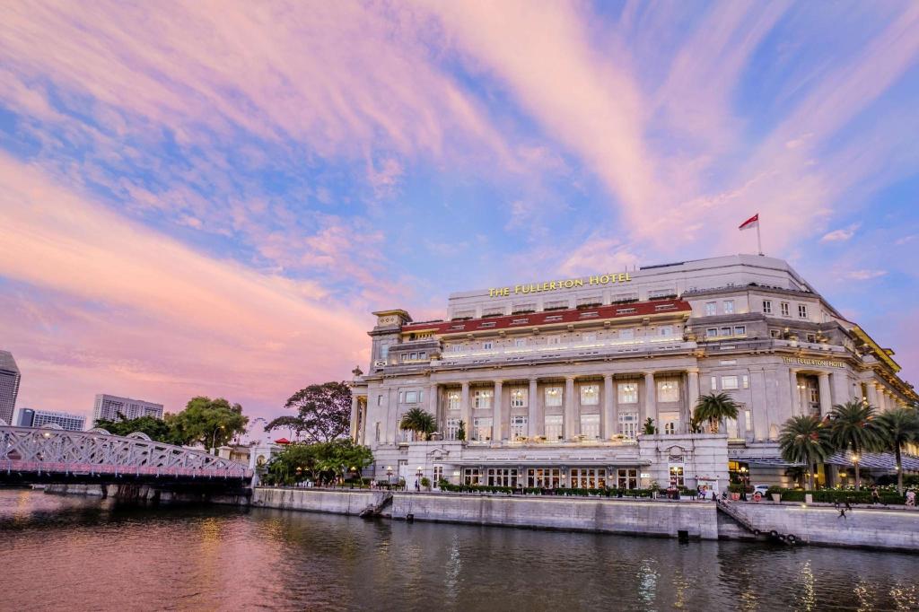 The Fullerton Hotel